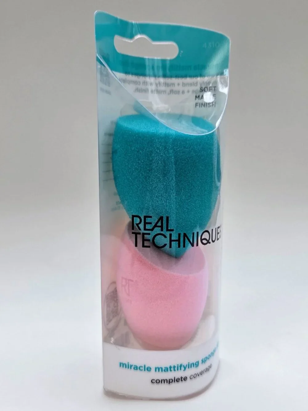 $6 When Bundled with $9+ | Real Techniques Miracle Mattifying Sponge Duo NEW